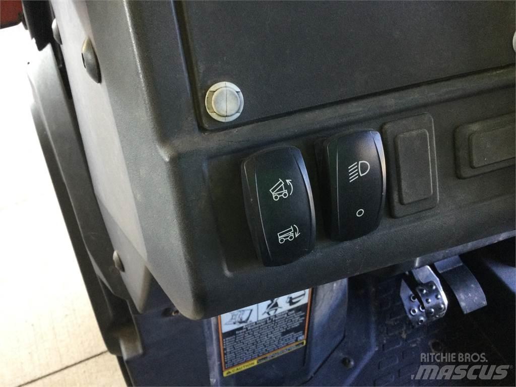John Deere 835M Mini utilitaire