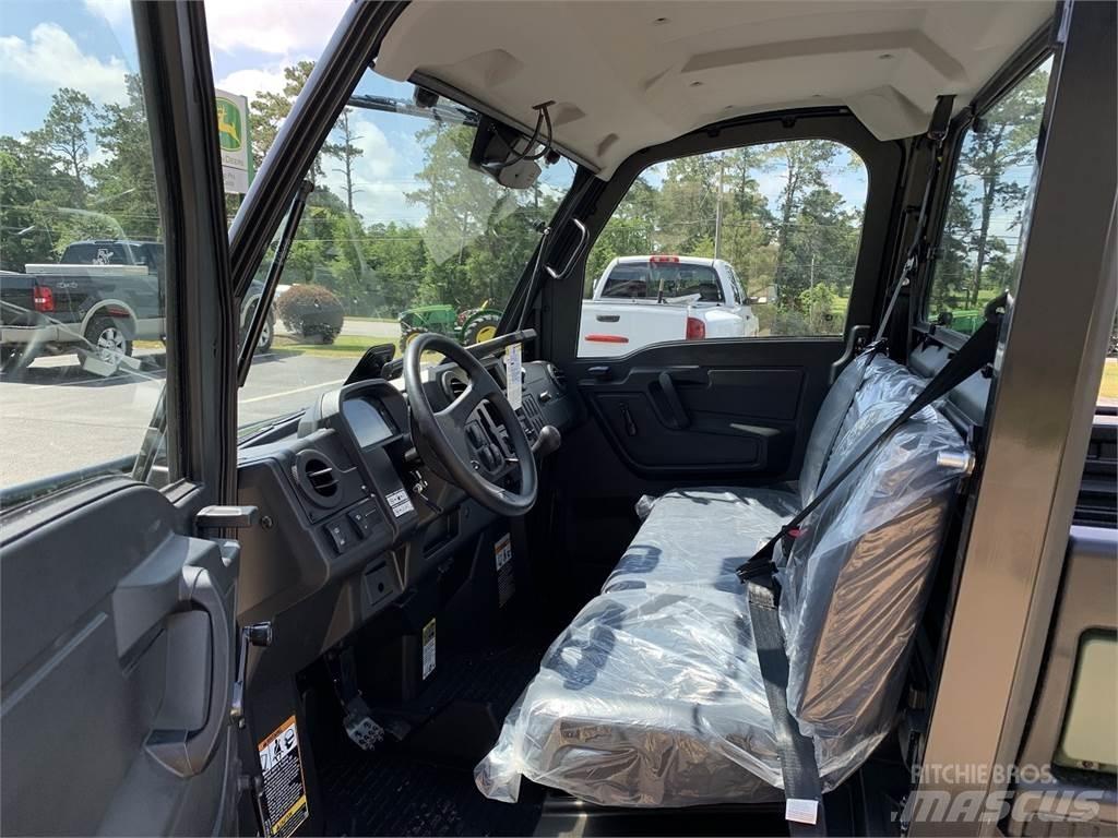 John Deere 835M Mini utilitaire