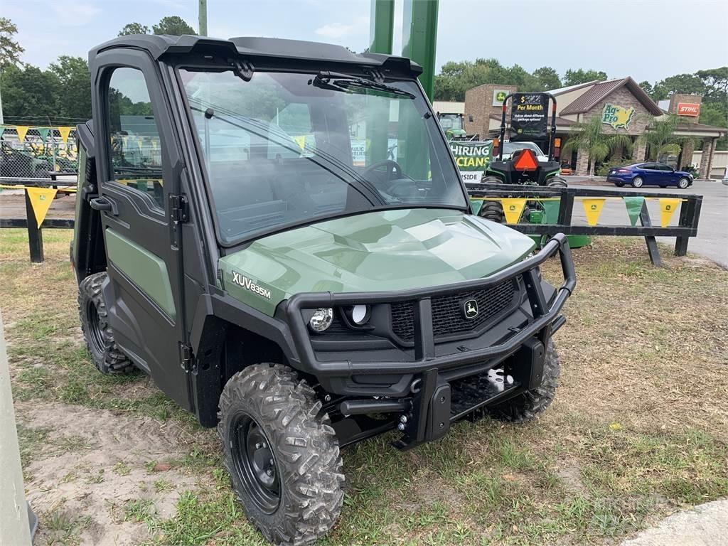 John Deere 835M Mini utilitaire