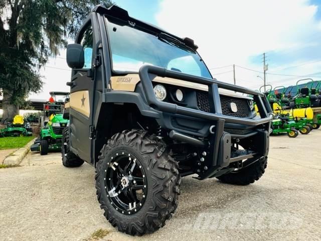 John Deere 835M Mini utilitaire