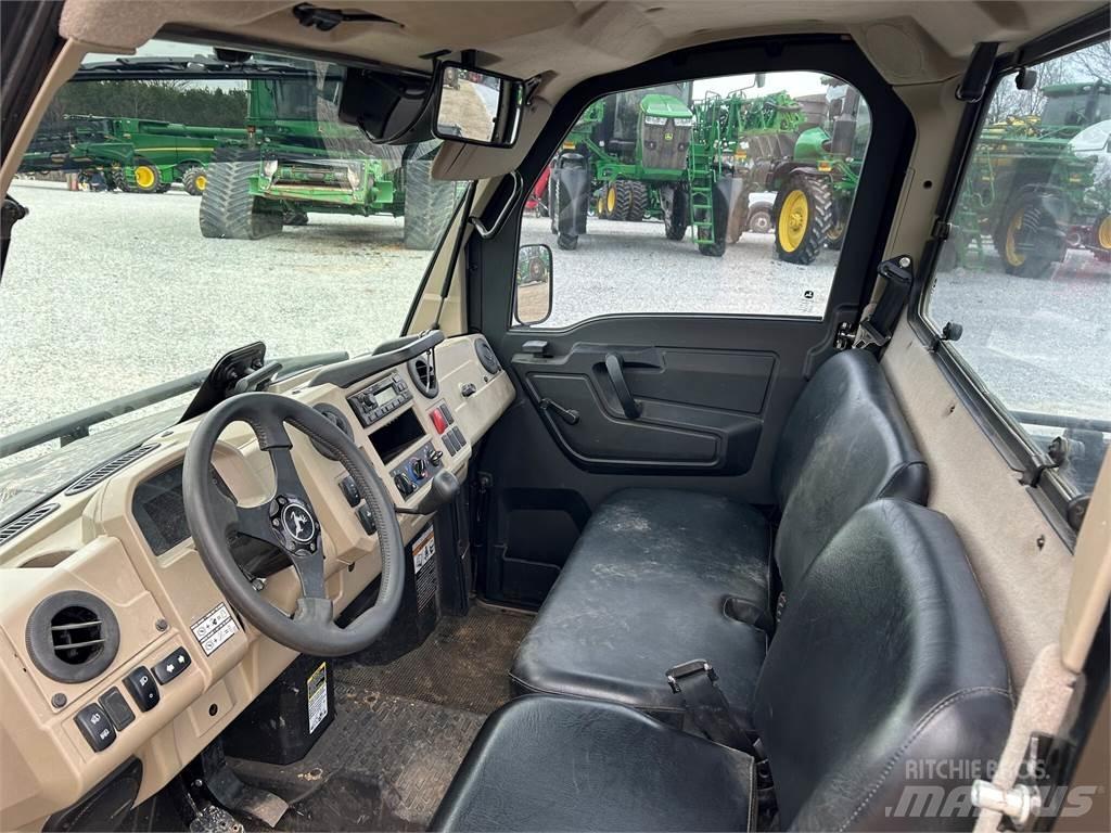 John Deere 835R Mini utilitaire