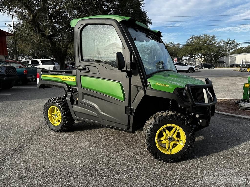 John Deere 835R Mini utilitaire