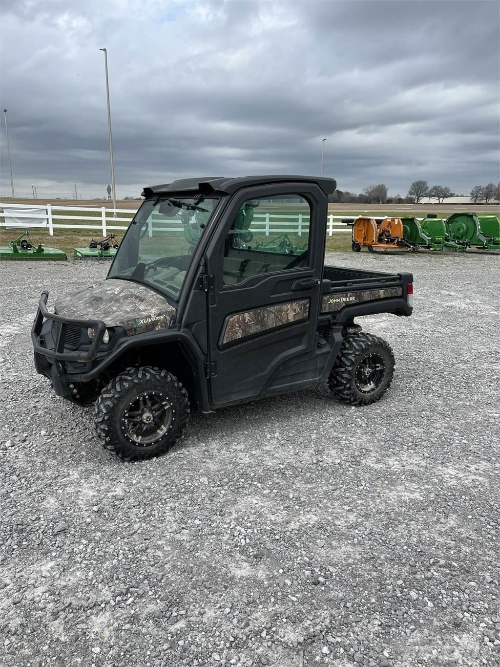 John Deere 835R Mini utilitaire