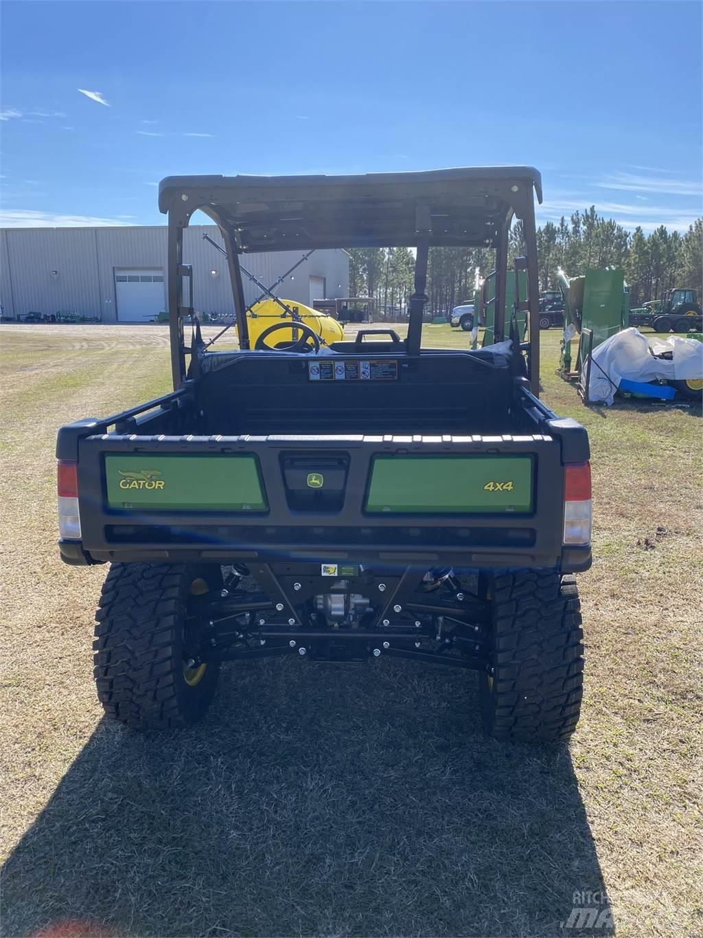 John Deere 865M Mini utilitaire