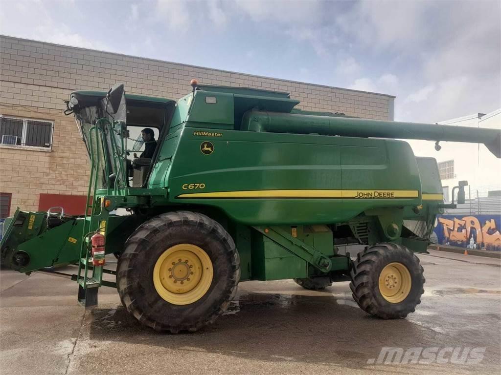 John Deere C670 Moissonneuse batteuse