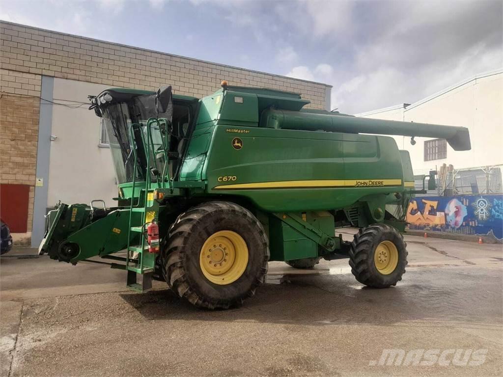 John Deere C670 Moissonneuse batteuse