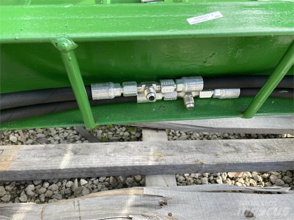 John Deere CR61G Autres équipements pour tracteur