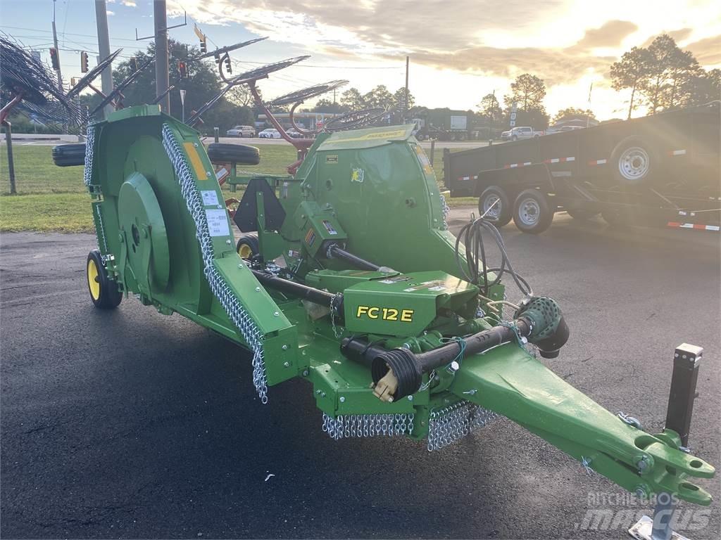 John Deere FC12E Dérouleuse, pailleuse