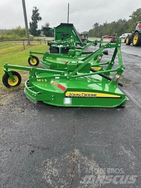 John Deere MX5 Dérouleuse, pailleuse