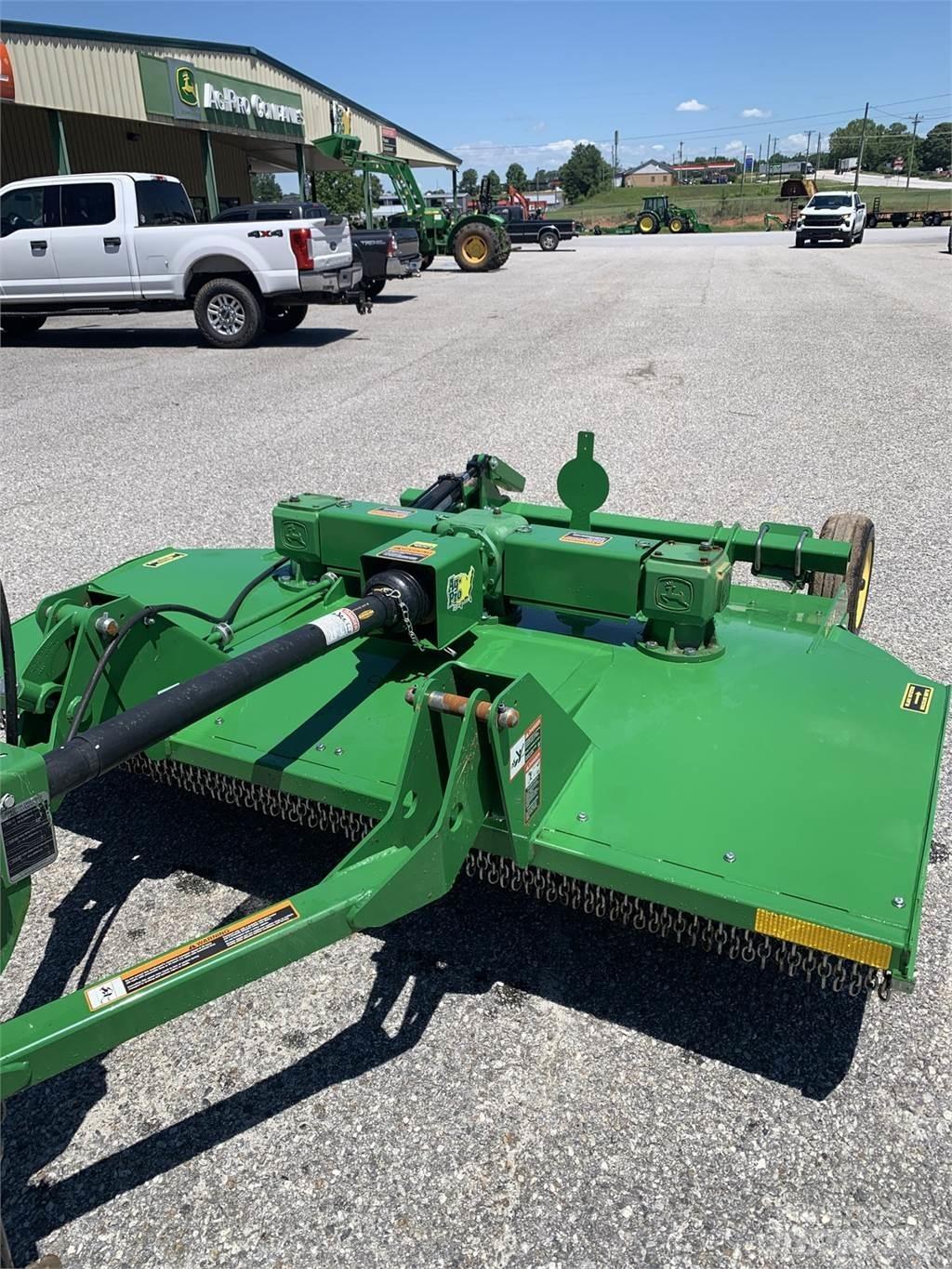 John Deere MX8 Dérouleuse, pailleuse