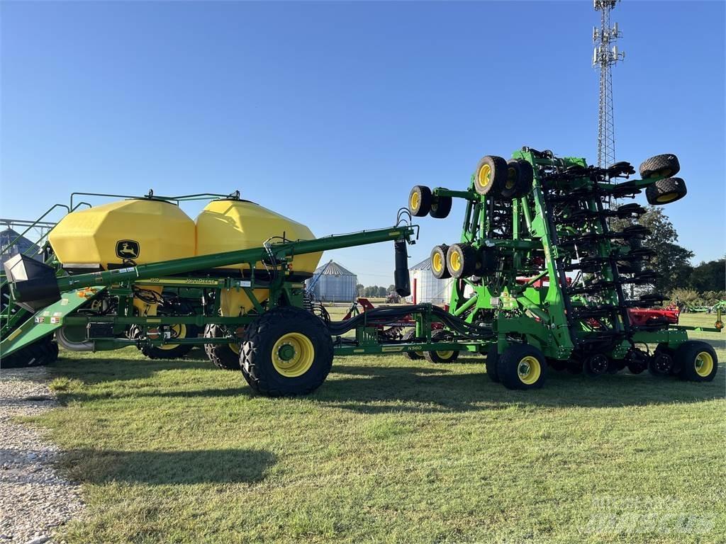 John Deere N560 Semoir