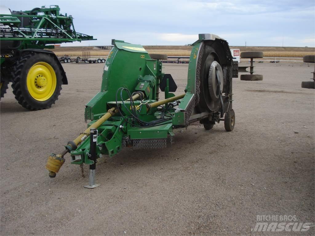 John Deere R15 Dérouleuse, pailleuse