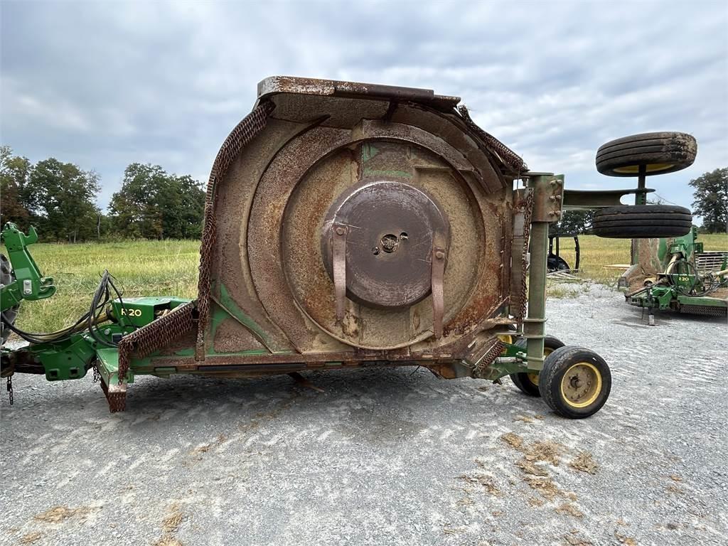 John Deere r20 Dérouleuse, pailleuse