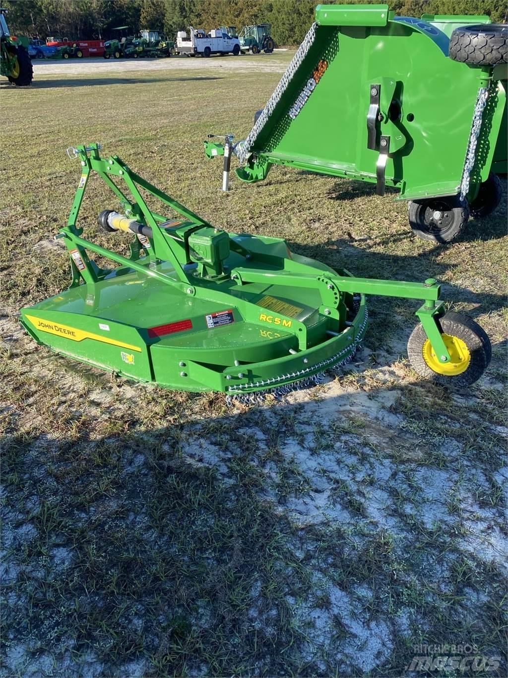 John Deere RC5M Dérouleuse, pailleuse