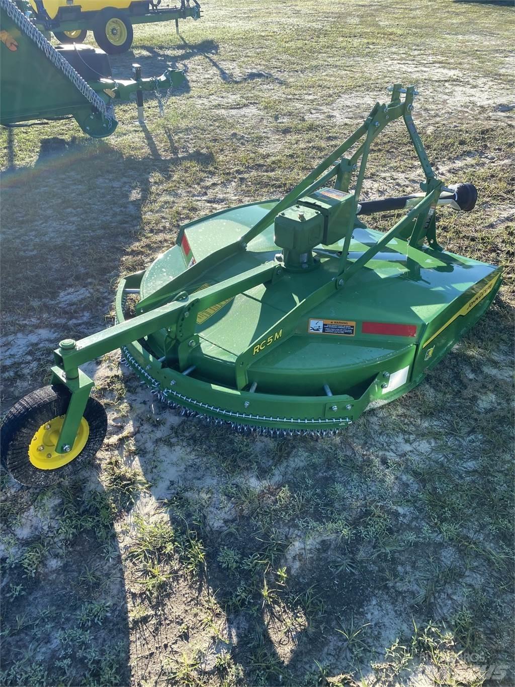 John Deere RC5M Dérouleuse, pailleuse