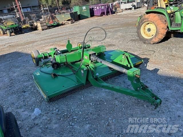 John Deere RC8M Dérouleuse, pailleuse