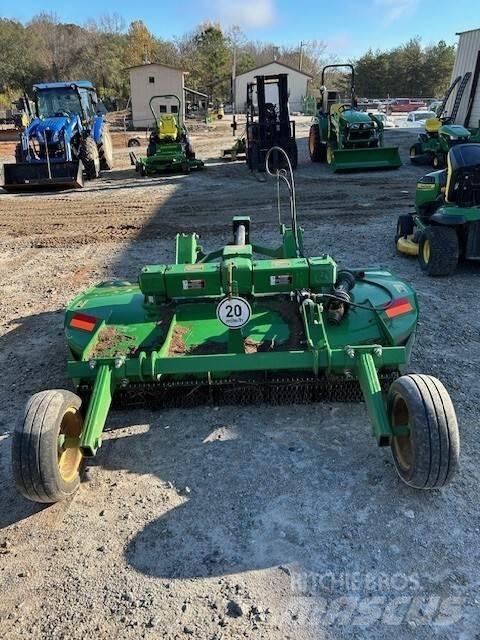 John Deere RC8M Dérouleuse, pailleuse