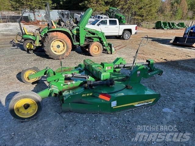 John Deere RC8M Dérouleuse, pailleuse