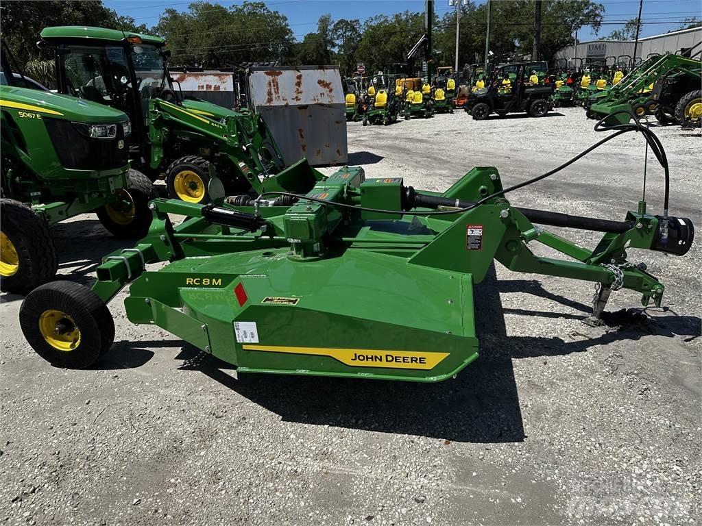 John Deere RC8M Dérouleuse, pailleuse