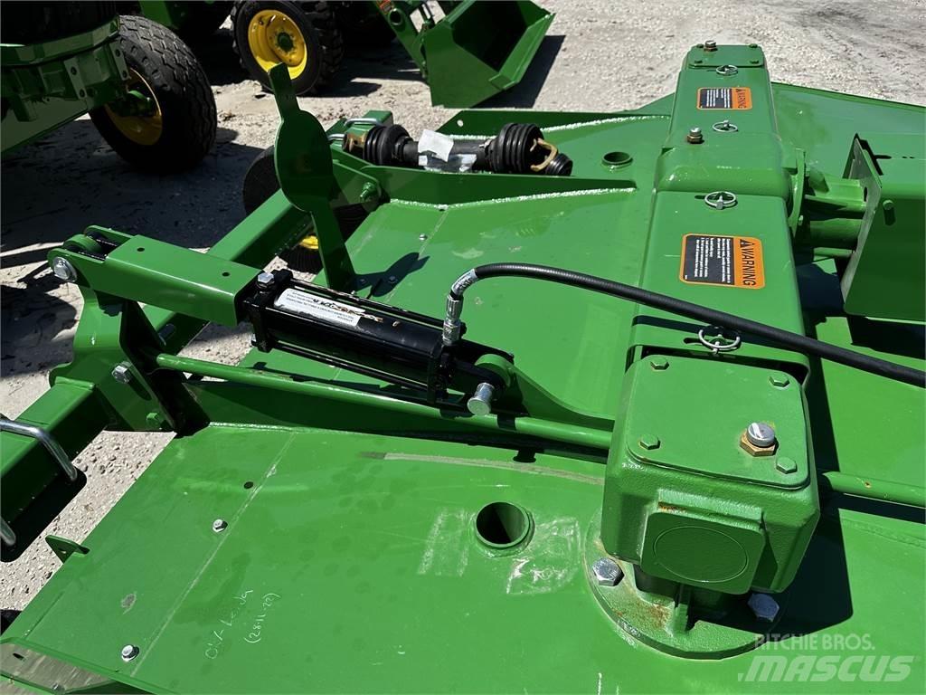 John Deere RC8M Dérouleuse, pailleuse