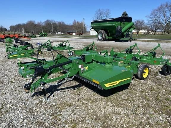 John Deere RC8M Dérouleuse, pailleuse