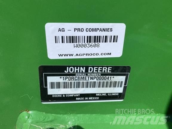 John Deere RC8M Dérouleuse, pailleuse
