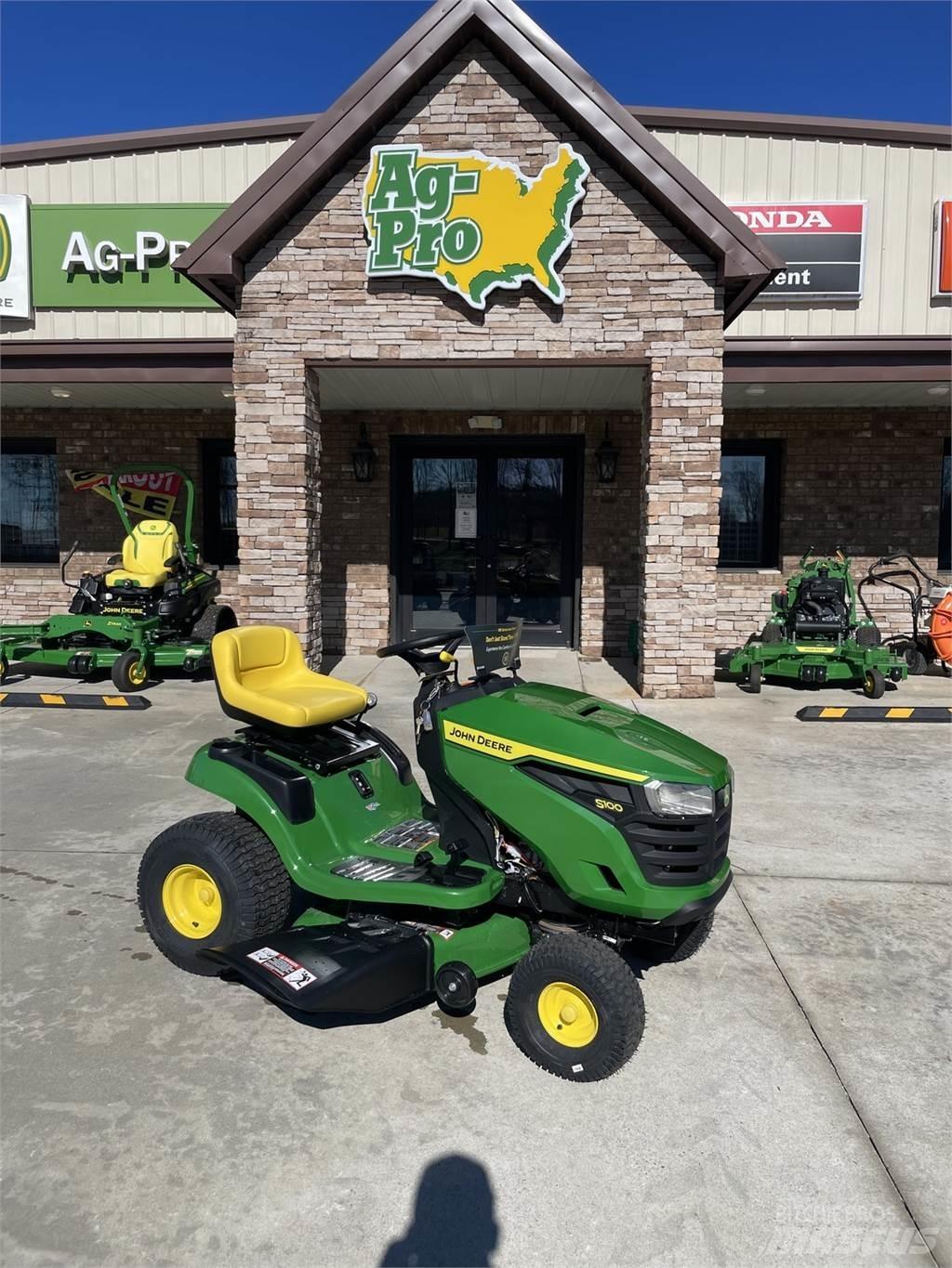 John Deere S100 Tondeuses montées