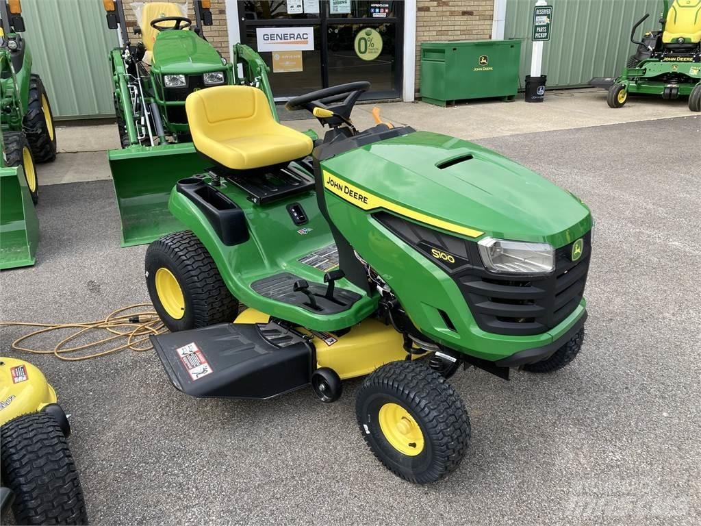 John Deere S100 Tondeuses montées