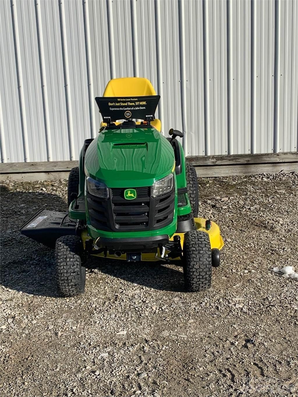John Deere S110 Tondeuses montées