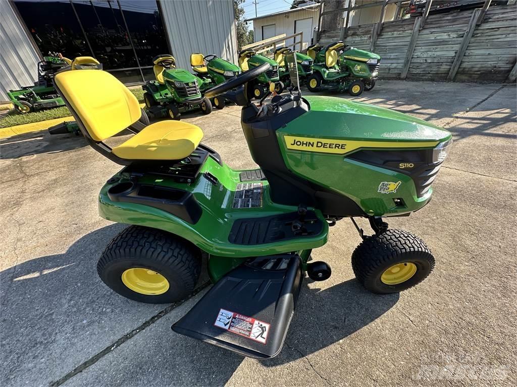 John Deere S110 Tondeuses montées