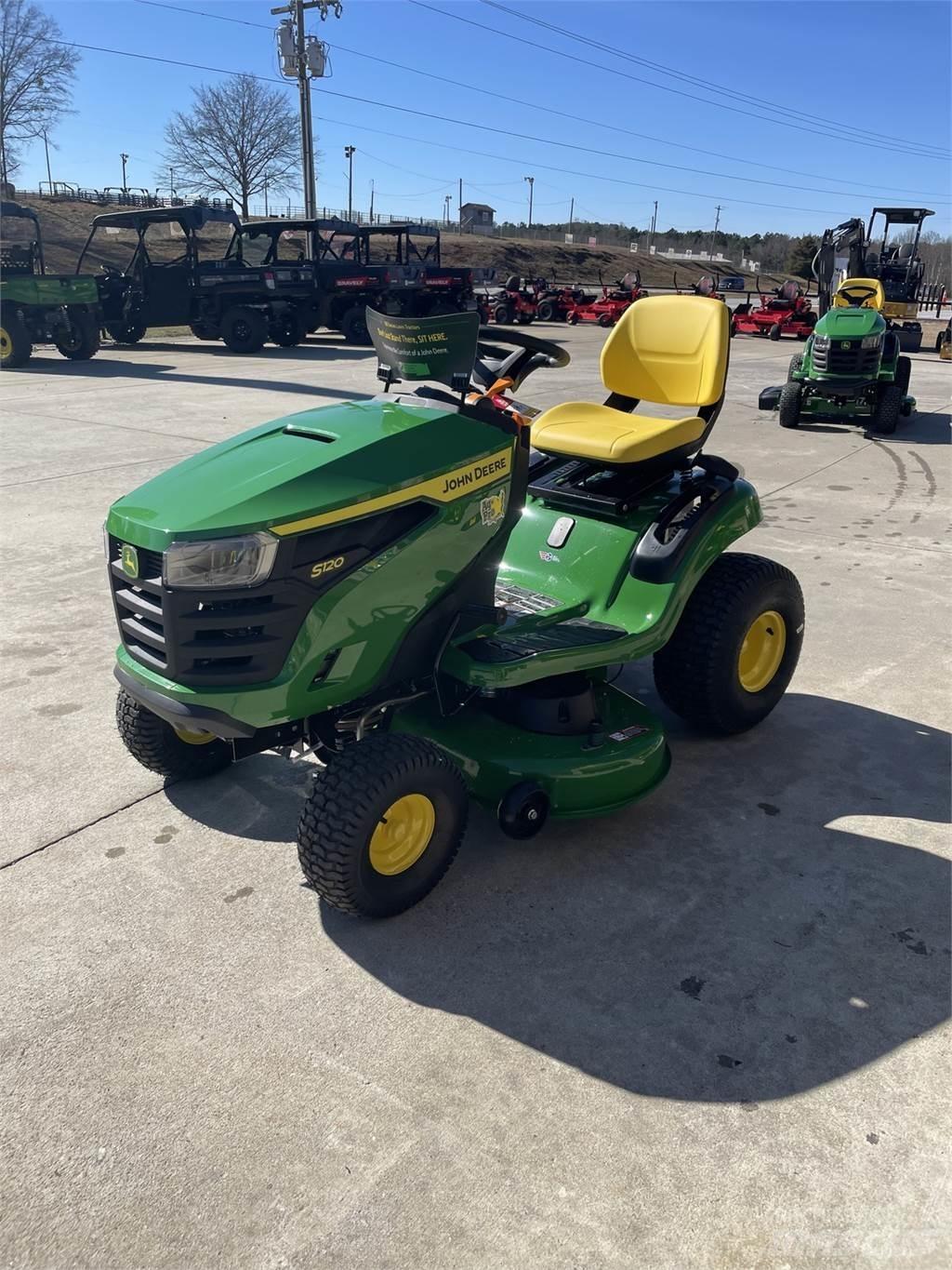 John Deere S120 Tondeuses montées
