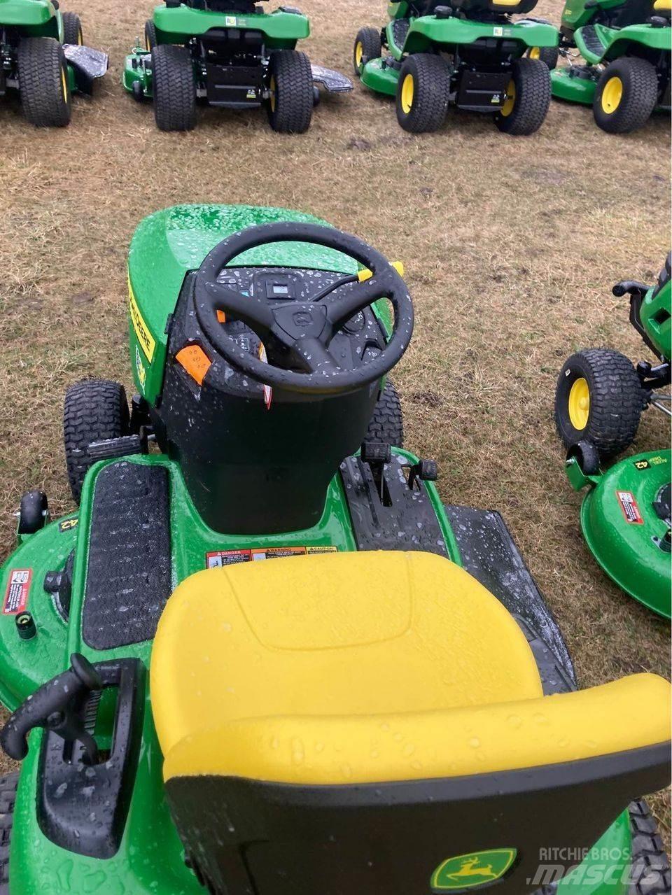 John Deere S120 Tondeuses montées