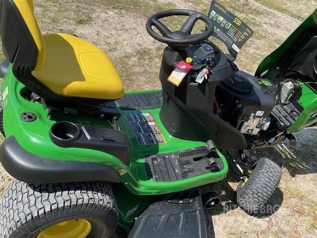 John Deere S130 Tondeuses montées