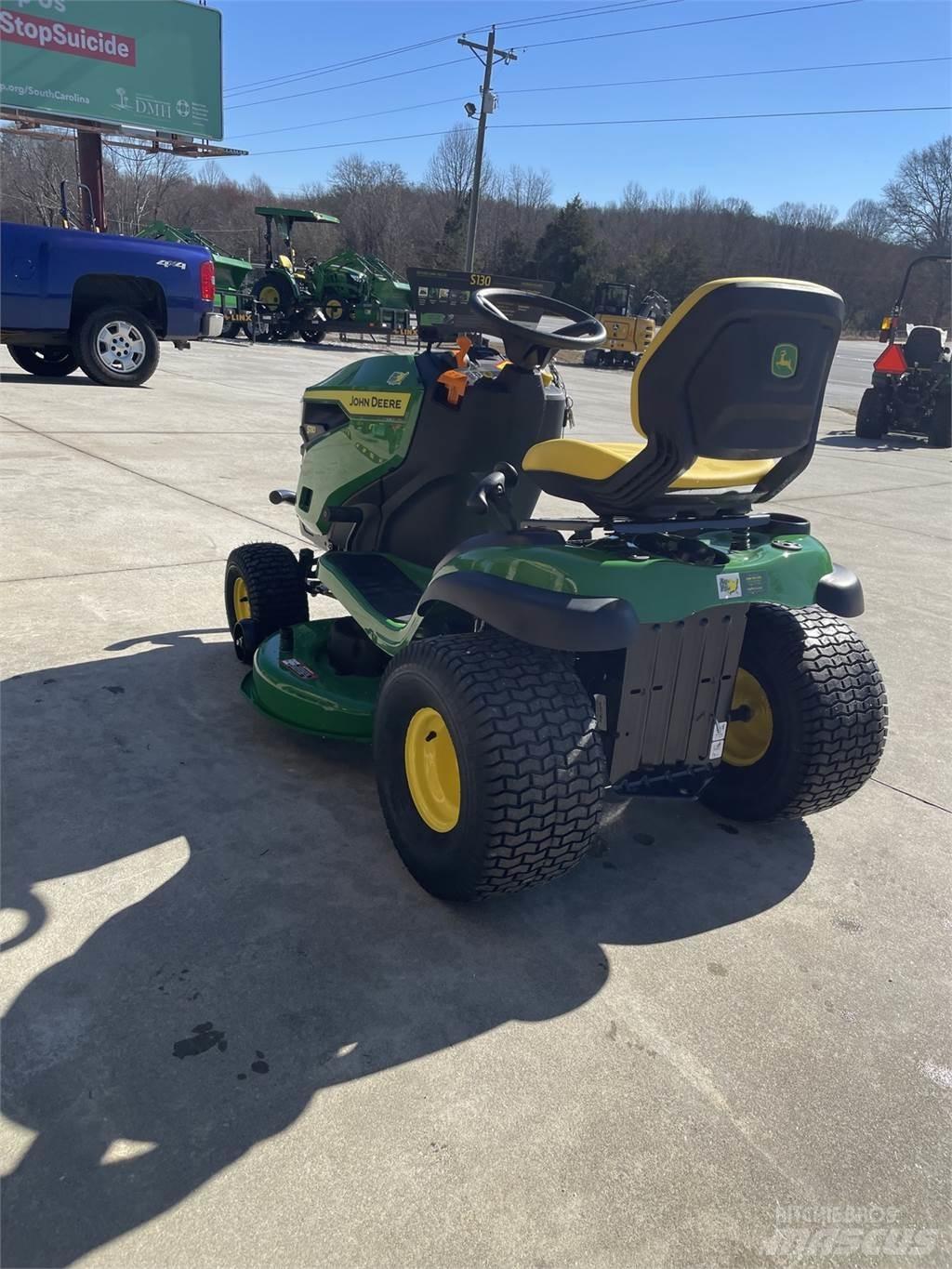 John Deere S130 Tondeuses montées
