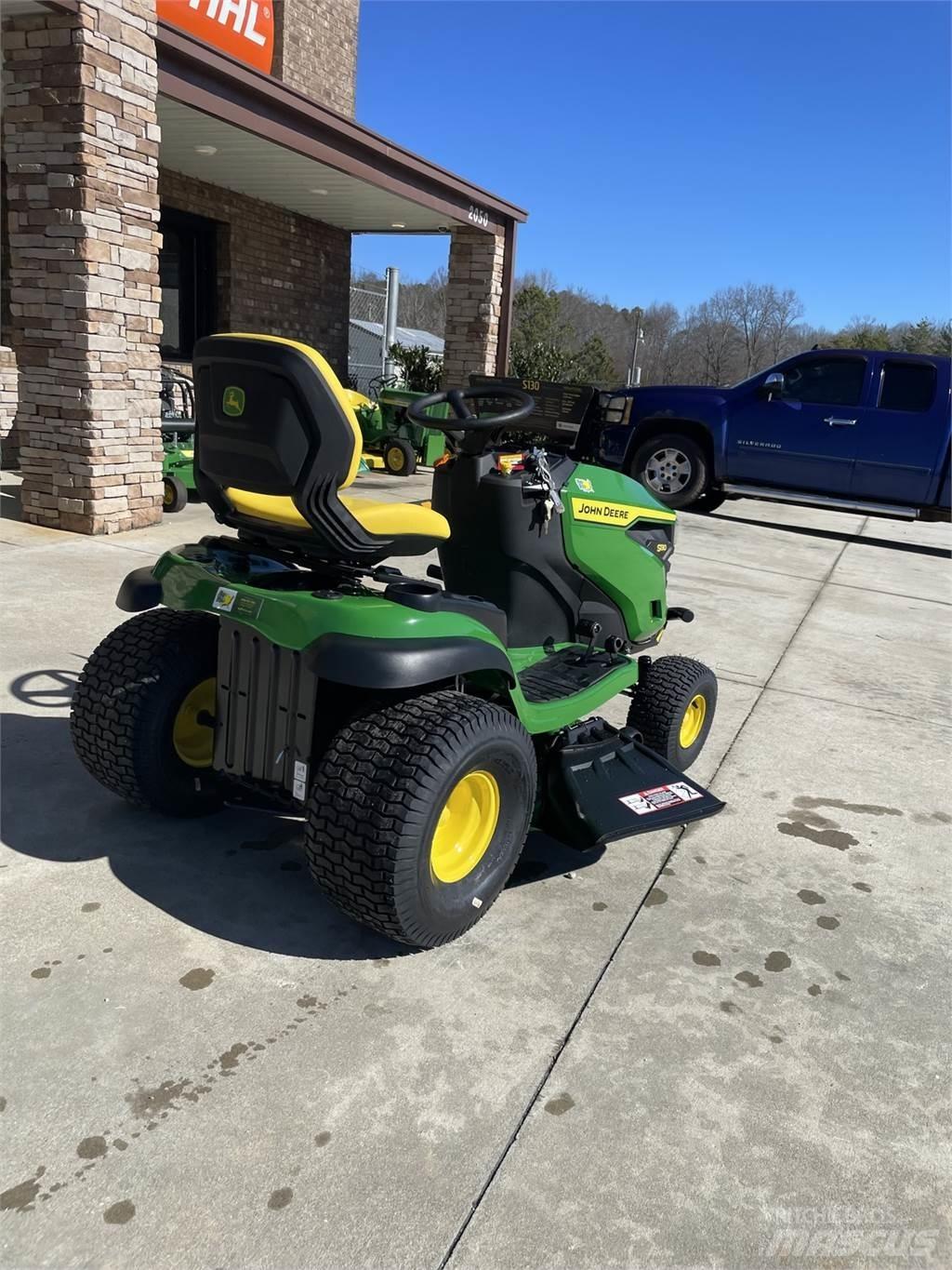 John Deere S130 Tondeuses montées