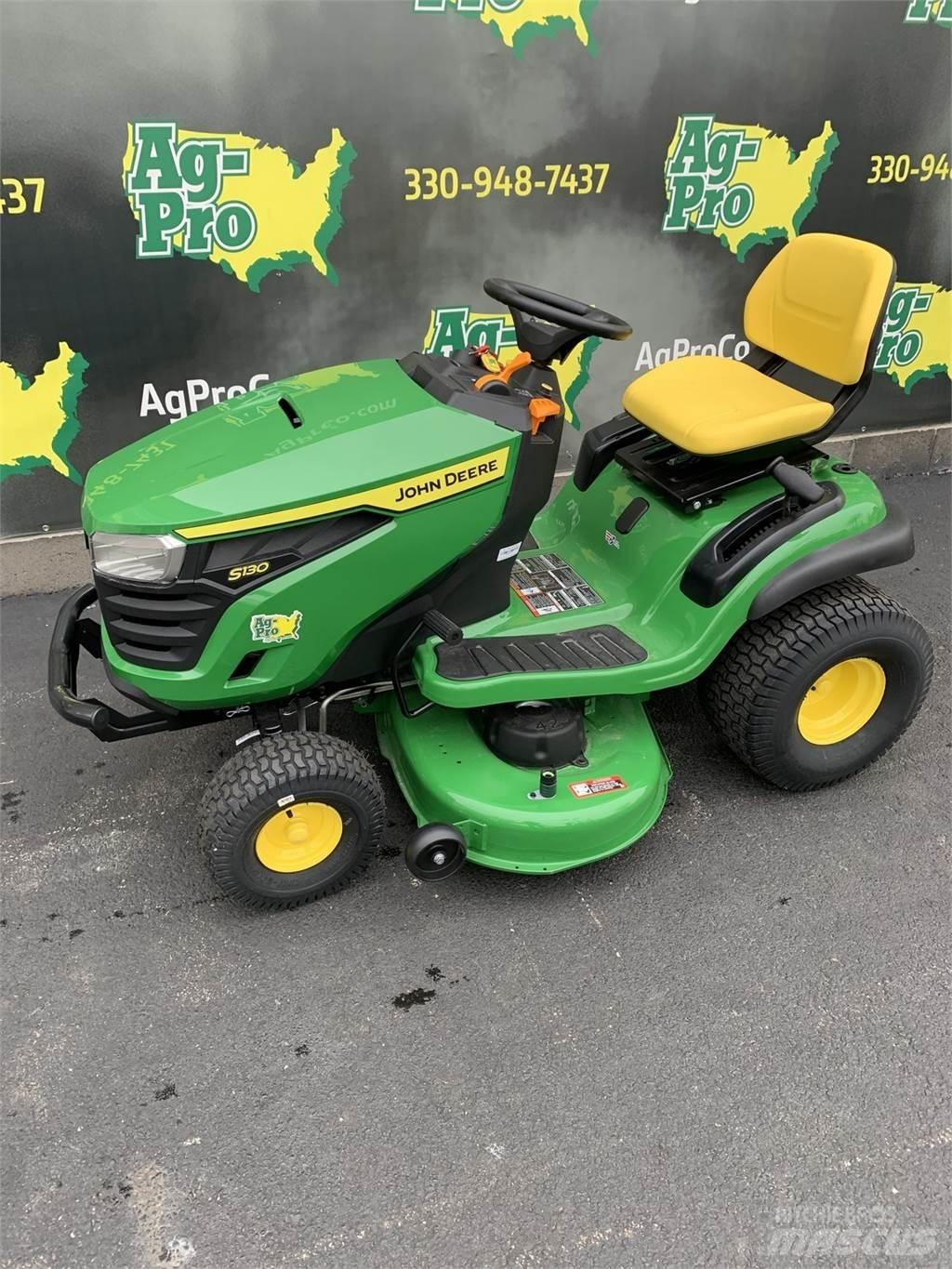 John Deere S130 Tondeuses montées