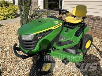 John Deere S140 Tondeuses montées