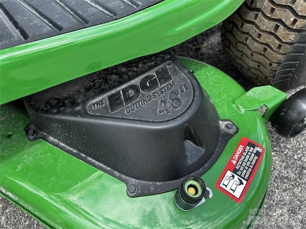 John Deere S140 Tondeuses montées