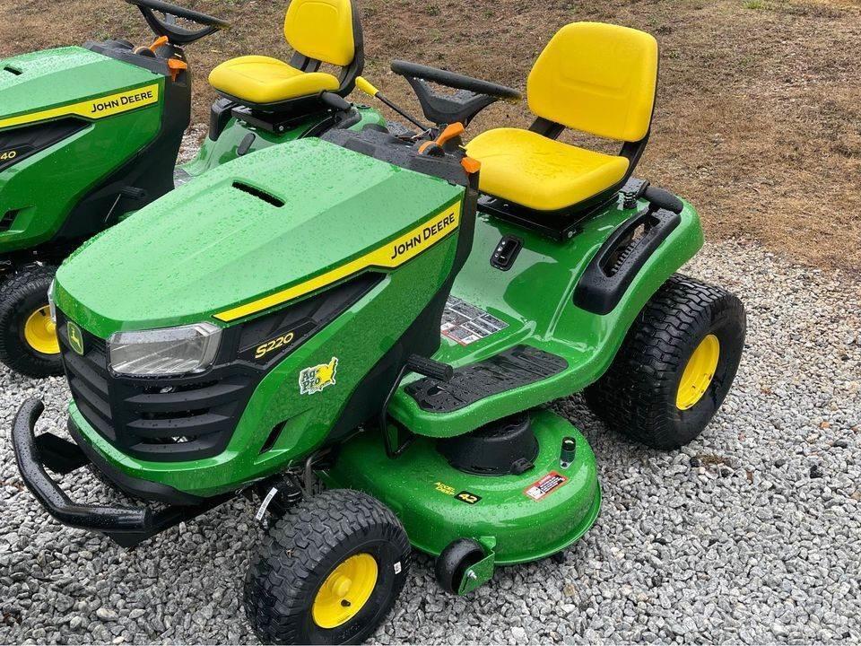 John Deere S220 Micro tracteur