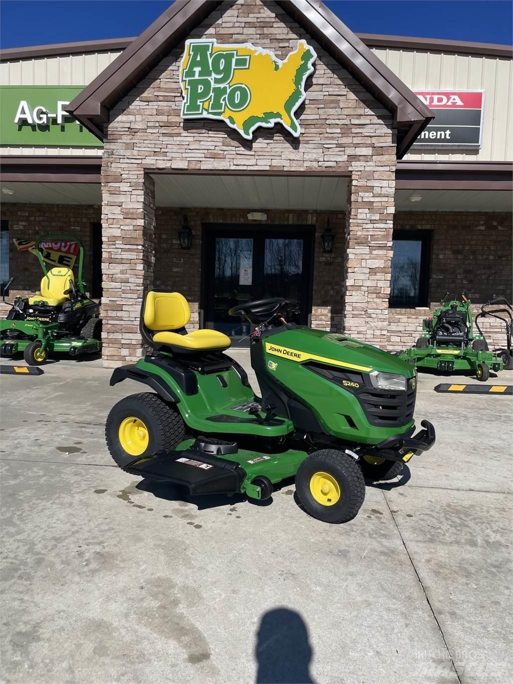 John Deere S240 Micro tracteur