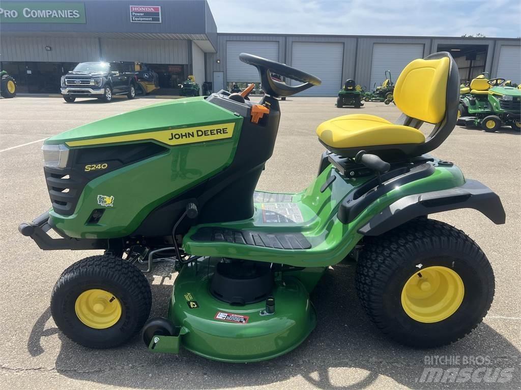 John Deere S240 Micro tracteur