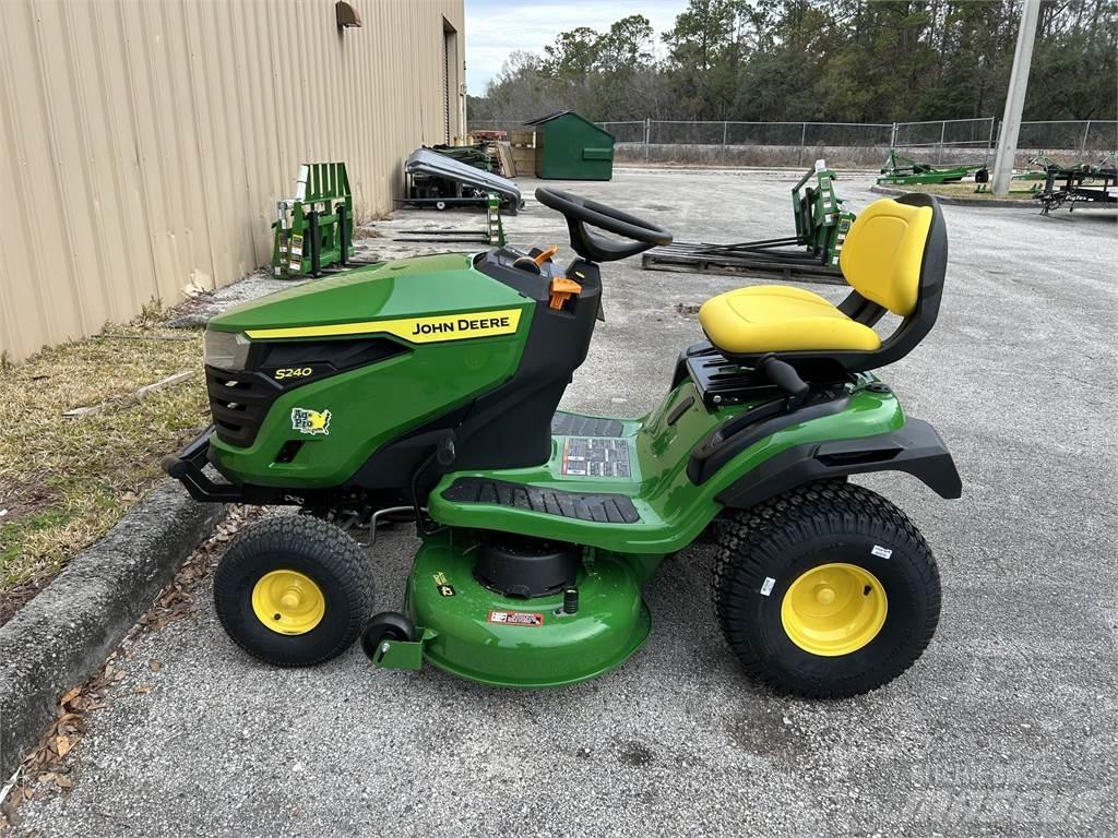 John Deere S240 Micro tracteur