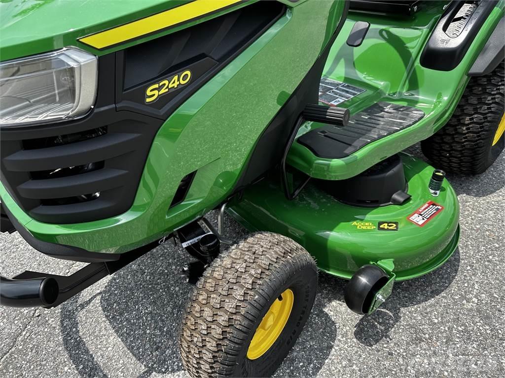 John Deere S240 Micro tracteur