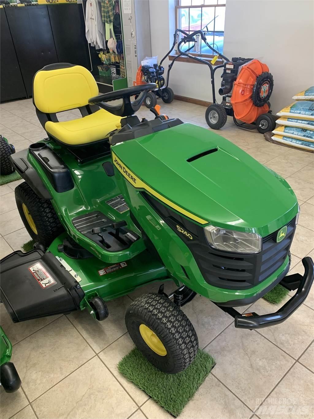 John Deere S240 Micro tracteur