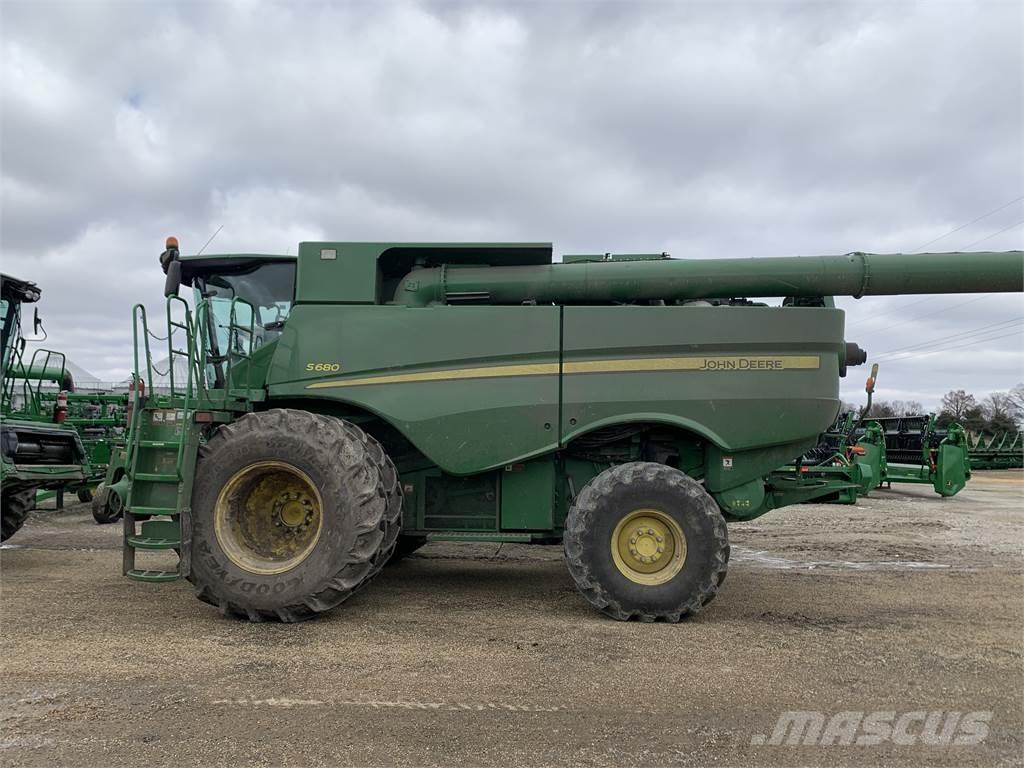John Deere S680 Moissonneuse batteuse
