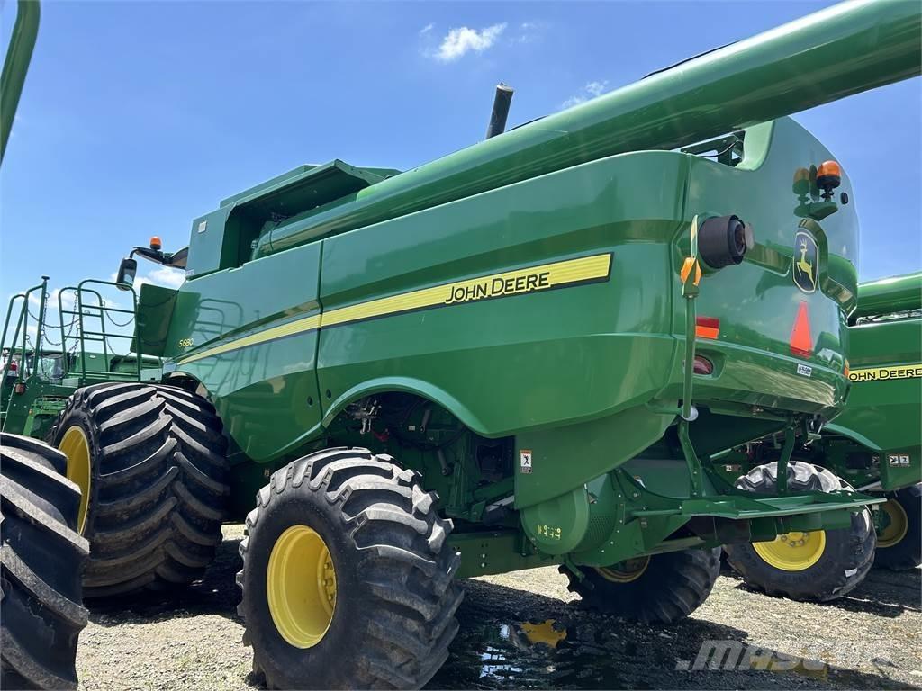 John Deere S680 Moissonneuse batteuse