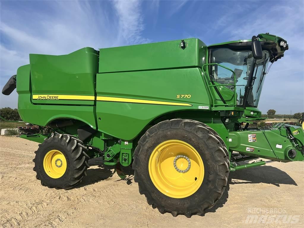 John Deere S770 Moissonneuse batteuse