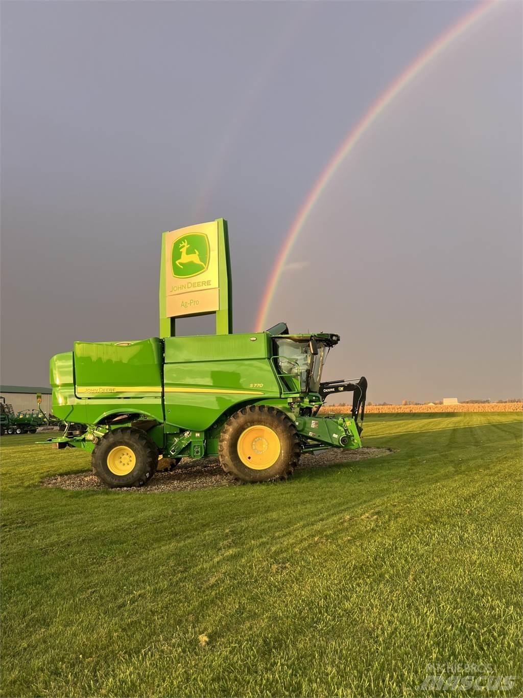 John Deere S770 Moissonneuse batteuse