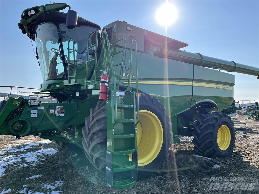 John Deere S790 Moissonneuse batteuse
