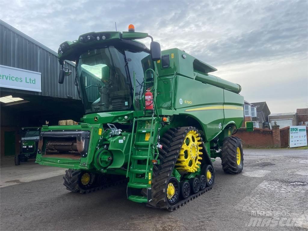John Deere S790 Moissonneuse batteuse